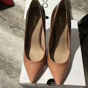 😍ALDO STESSY BROWN HEELS 😍